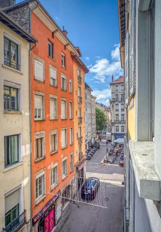 Appartement Atypique - Hypercentre / Place Aux Herbes Grenoble France